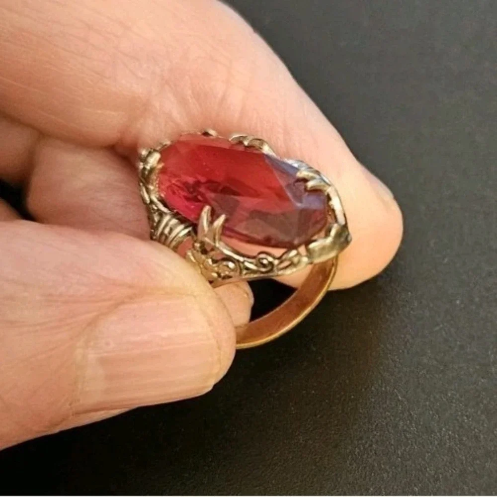 Vintage Ladies Silver Tone Filagree With Simulated Ruby Stone (644)